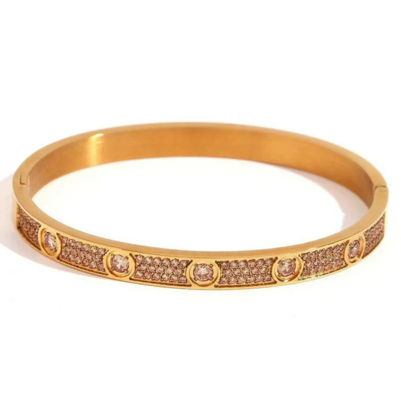Lia Bangle