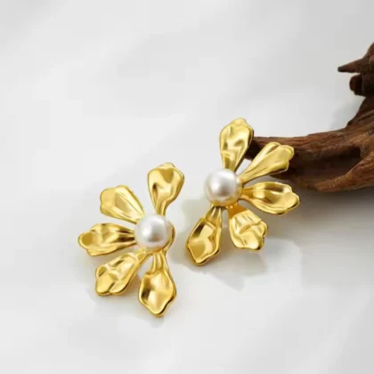 Daze Earrings